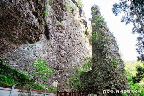 断肠崖背景,千古绝恋，悲壮传说之地